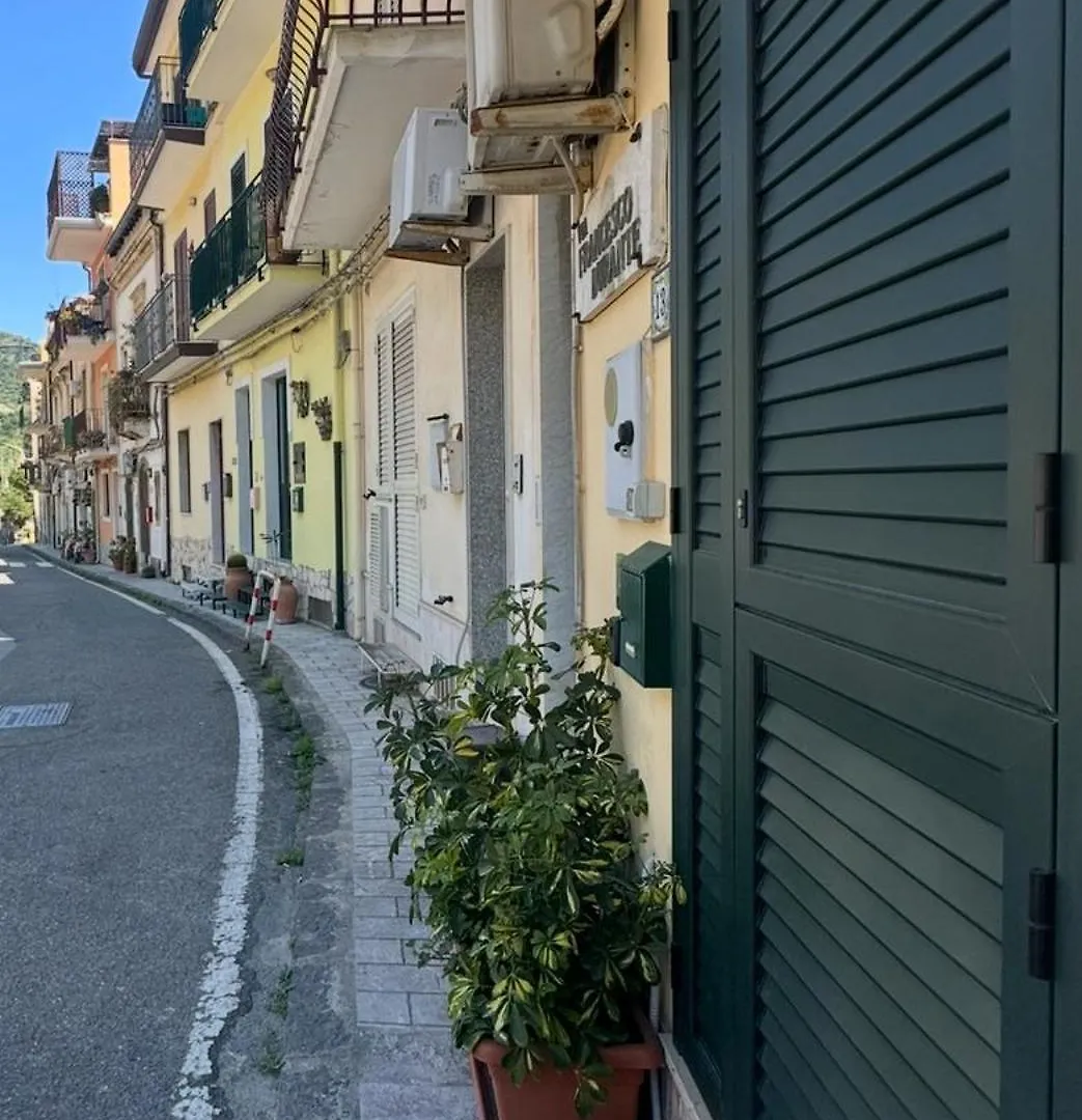 Taormina Beach Apartment Италия